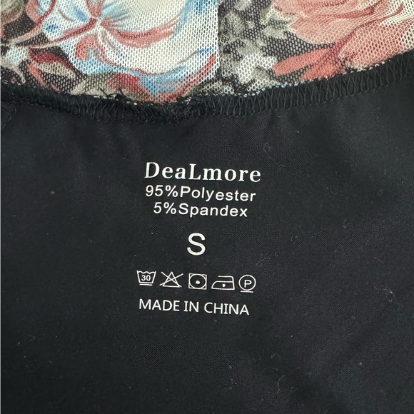 Lace Sheer Floral Mesh Mockneck Going Out Top Women’s Size Small - Picture 8 of 8